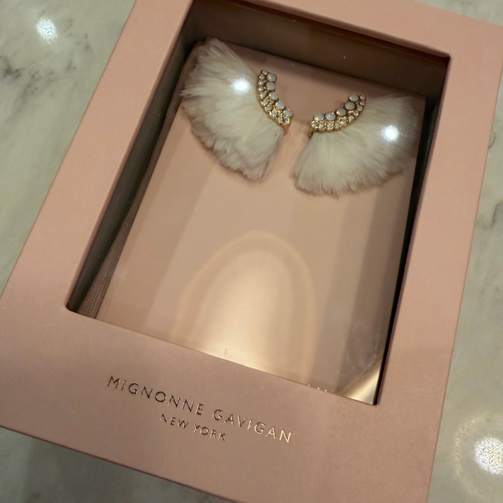 NEW Mignonne Gavigan Ivory Feather Earrings with Crystal Accents - Picture 11 of 11